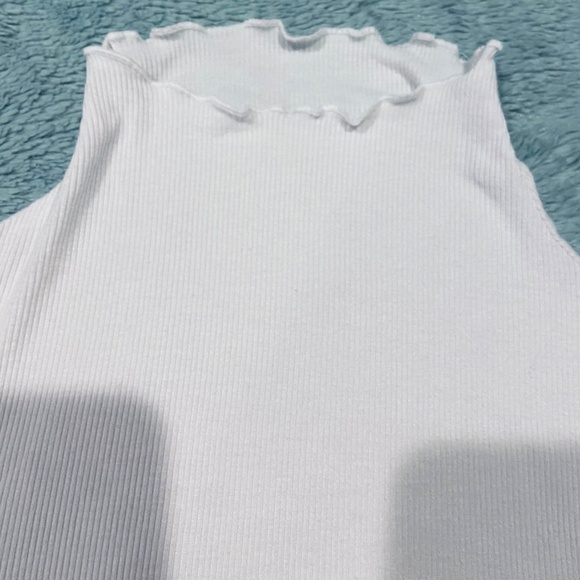 Trendy White Ribbed Mock Turtleneck Long Sleeve Crop Top – Multiple Sizes - Picture 4 of 10